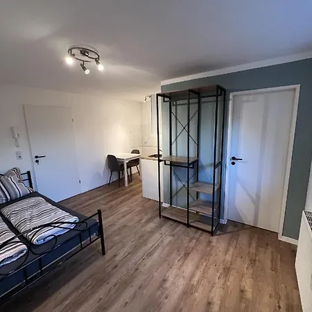 Garten Mit Einzigartigem Panoramablick Ug Schoene Kellerwohnung Mit Grossem Hellen Fenster - Nahe Bodensee Und Messe 아파트