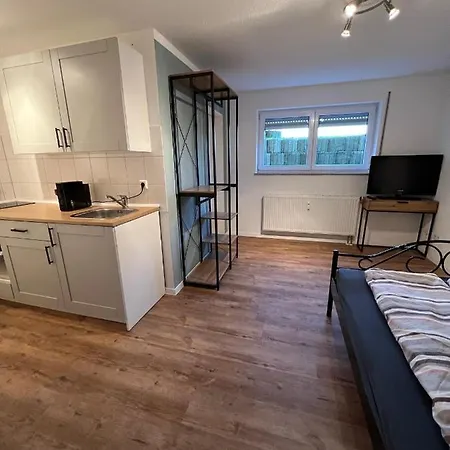 아파트 Garten Mit Einzigartigem Panoramablick Ug Schoene Kellerwohnung Mit Grossem Hellen Fenster - Nahe Bodensee Und Messe 테트낭